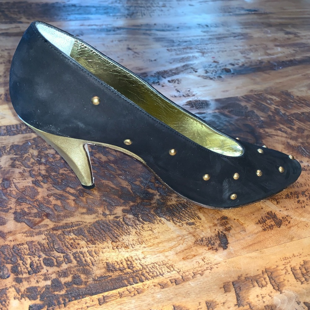 Escada pumps - black suede with gold detail
